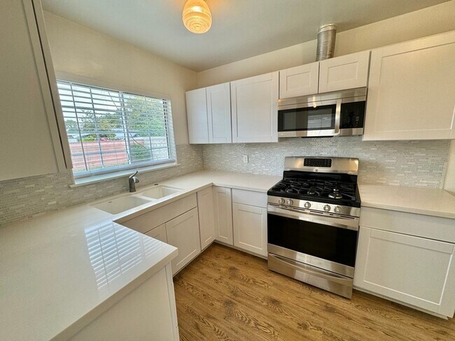 Building Photo - Remodeled House on a Great Street!