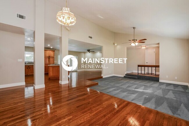 Foto del edificio - 4 Bedroom Pet-Friendly Home in LONGWOOD, FL with Main Street Renewal