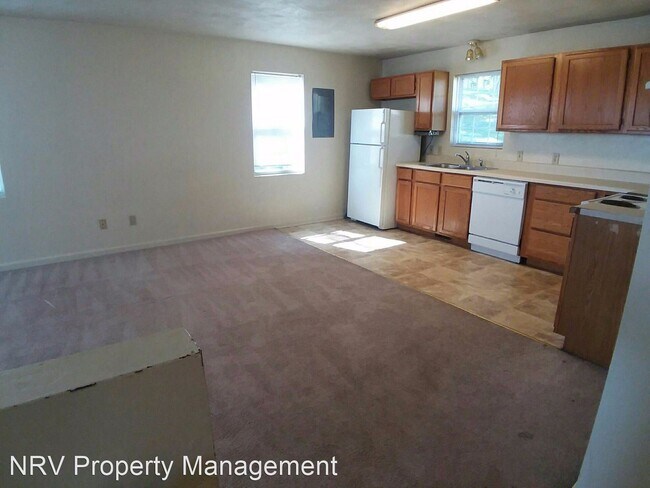 Foto del edificio - 4 br, 2 bath House - 609 Howe Street