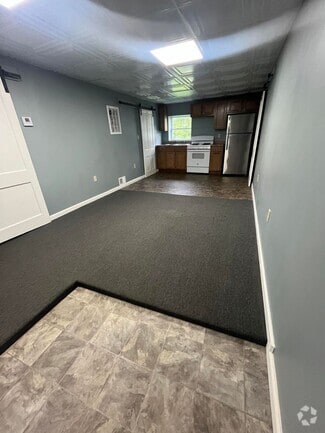 Building Photo - 611 Mineral Rd