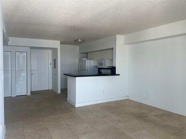 Foto del edificio - 5085 NW 7th St