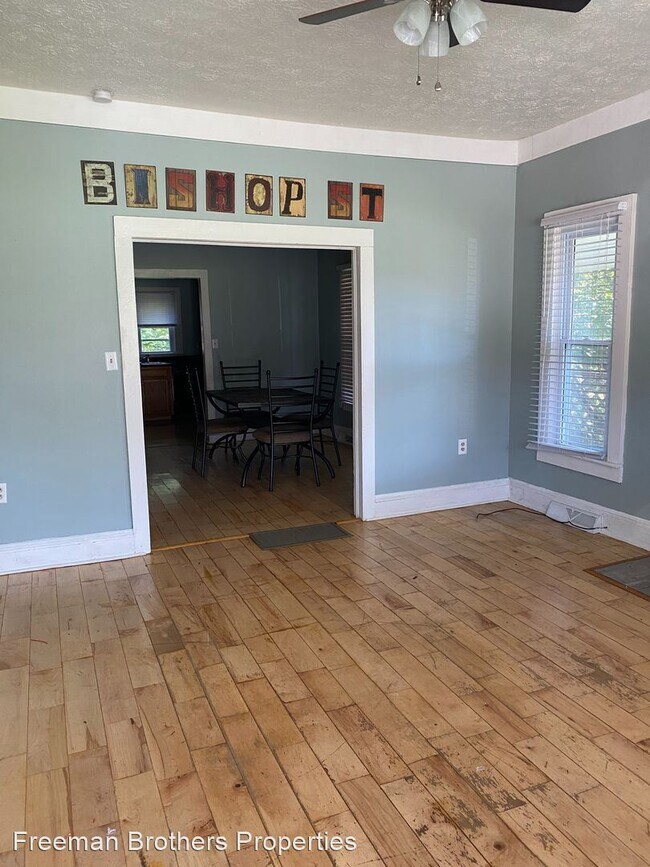 Foto del edificio - 3 br, 3 bath House - 122 Bishop Street