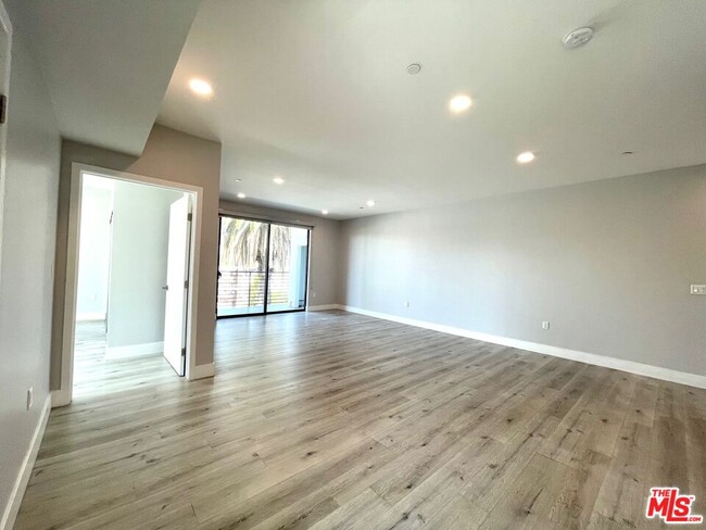 Building Photo - 14612 Calvert St