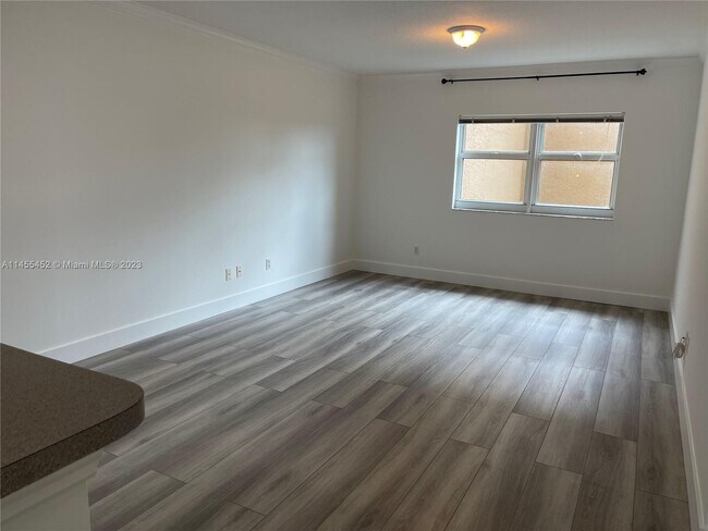 Foto del edificio - 2665 SW 37th Ave