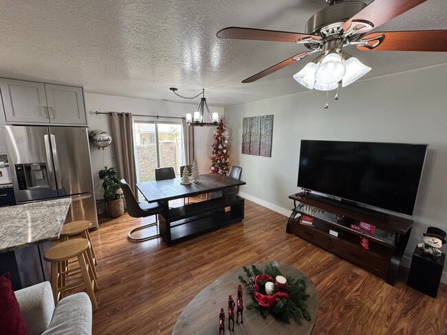 Building Photo - 822 N 1120 E