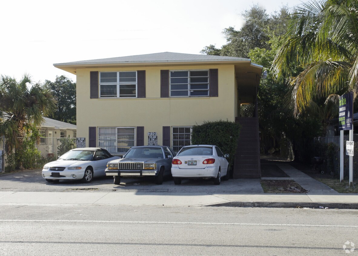 Primary Photo - 82nd Street Apartments