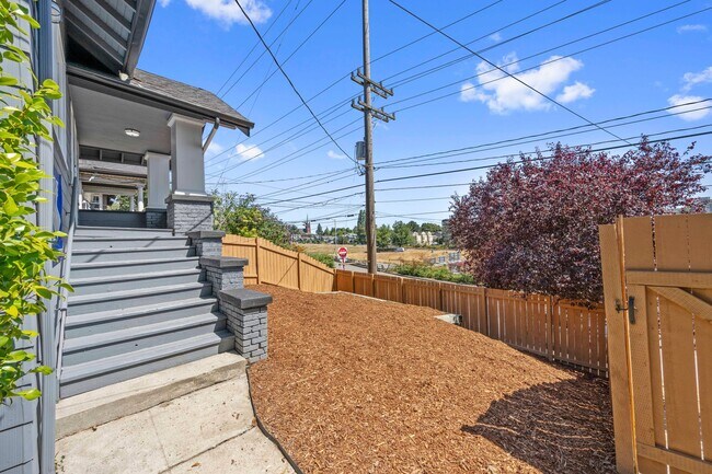 Foto del edificio - 4525 5th Ave NE