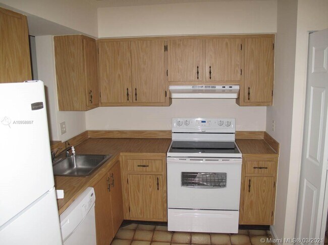 Foto del edificio - 7561 NW 1st St
