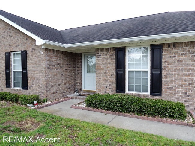 Building Photo - 3 br, 2 bath House - 720 McCumber Dr.