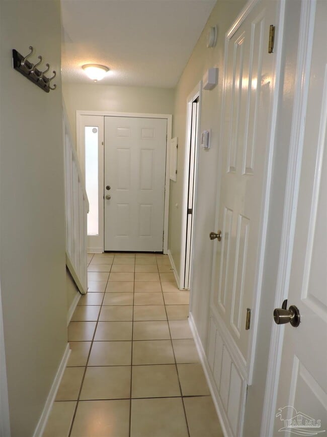 Building Photo - 3501 Parkwood Ave