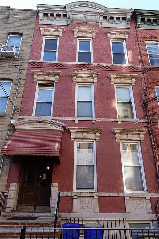 Primary Photo - 1220 Park Ave