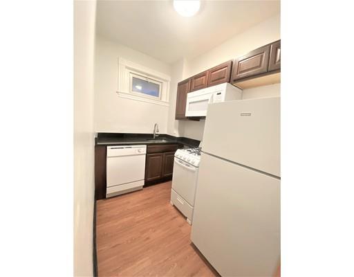 Primary Photo - 52 Summer St