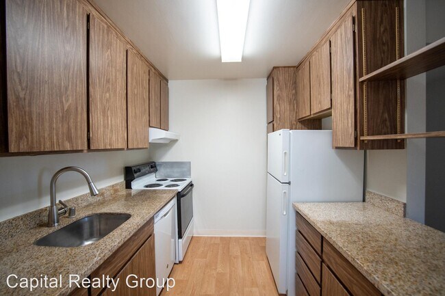Building Photo - 1501 Chapin Ave