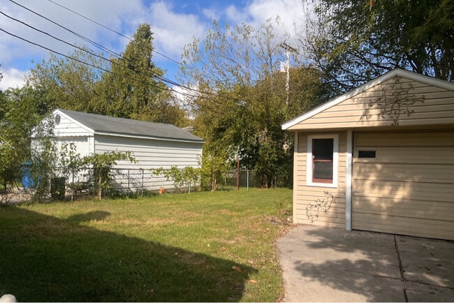 Building Photo - 26252 Eton Ave