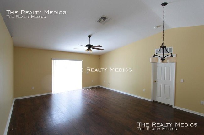 Building Photo - 3 bedroom in Poinciana FL 34759
