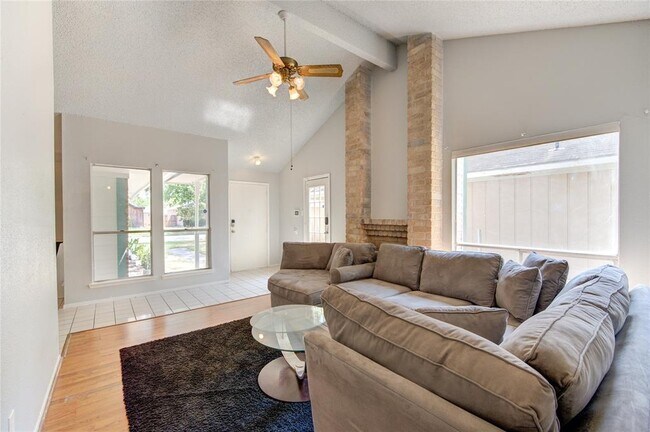 Foto del edificio - 23419 Summer Pine Dr