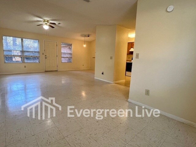 Foto del edificio - 108 Morning Song Ct