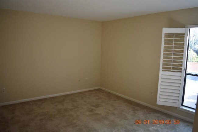 Building Photo - 15600 Barkers Landing Rd