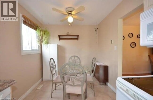 Building Photo - 370 E 24th St