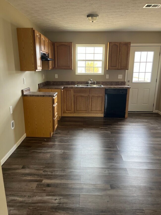 Foto del edificio - 3 bedroom 2 bath single family home