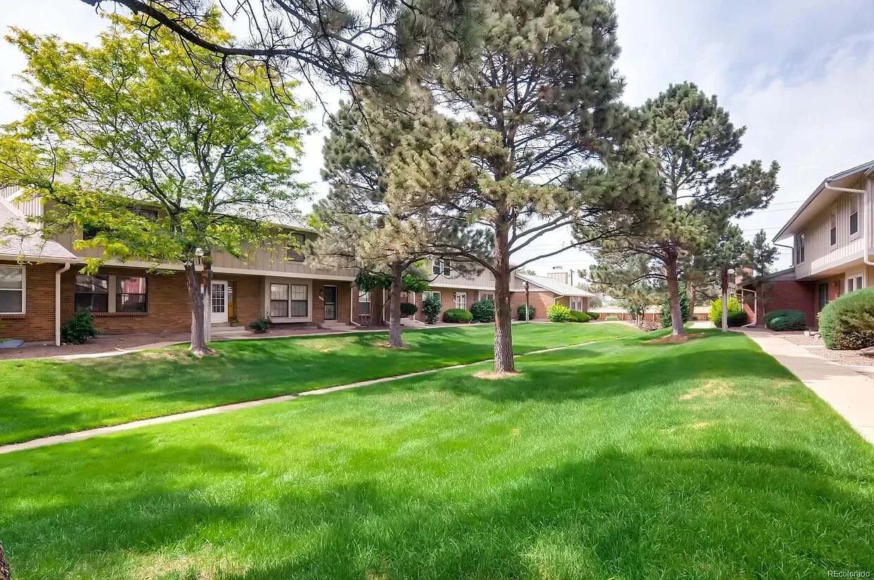 Foto principal - 10124 E Jewell Ave