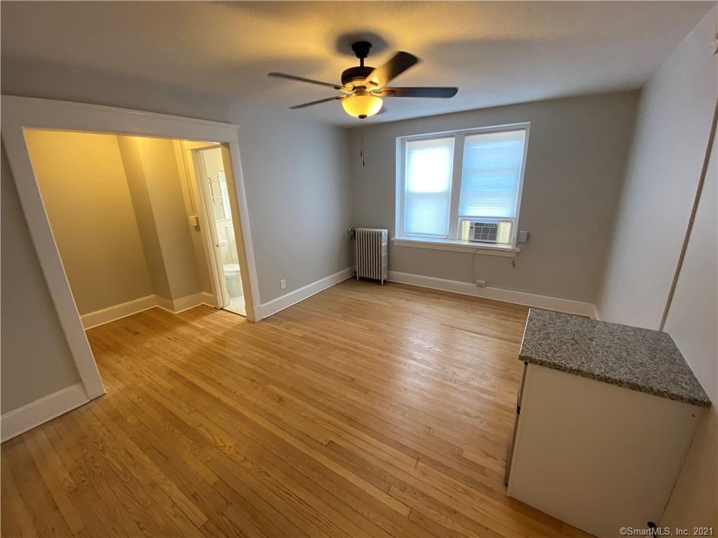 Primary Photo - 100 Howe St