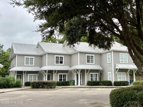 Building Photo - 1617 Shoreline Pl