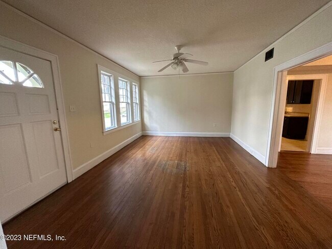 Foto del edificio - 2837 St Johns Ave