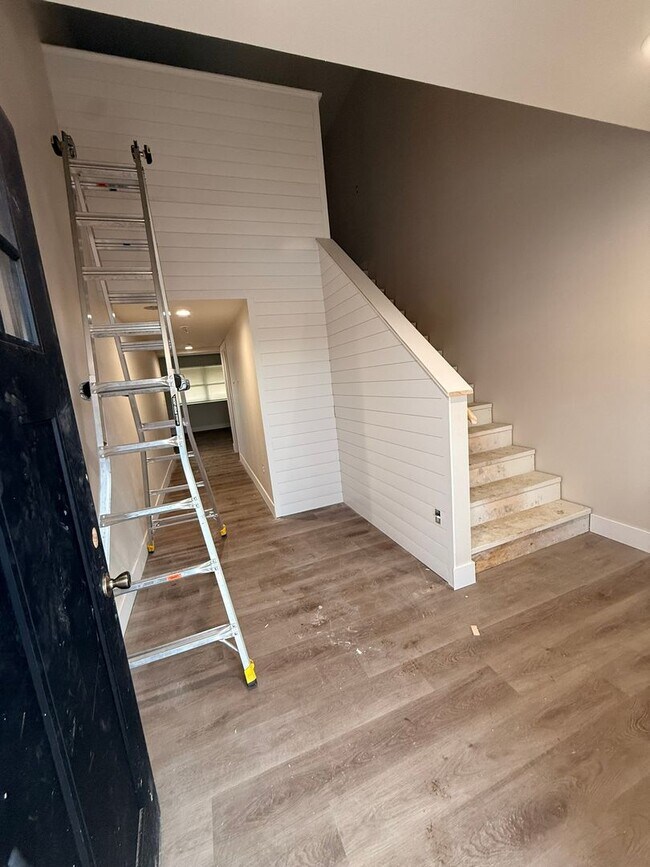 Foto del edificio - Brand New 3 Bedroom Duplex