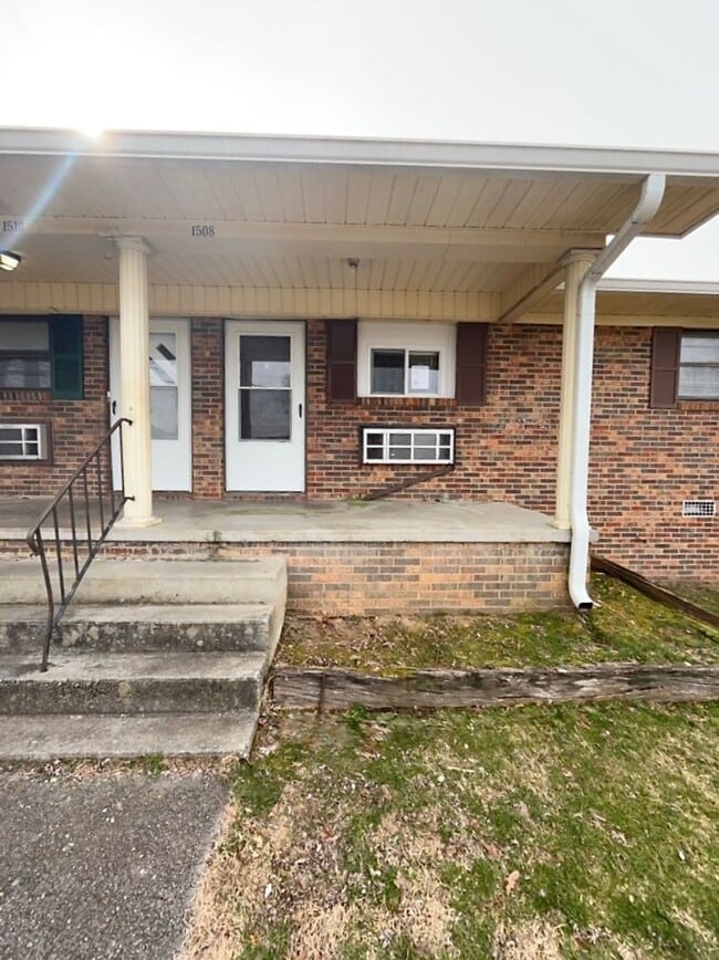 Building Photo - 1508 Taft St