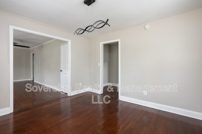 Building Photo - 1854 Broadwell St SW