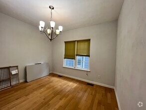 Building Photo - 1810 Parkview Ave
