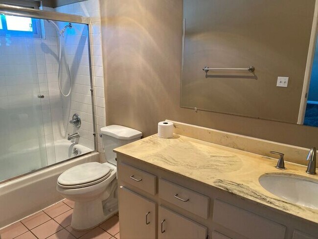 Building Photo - 1 Bedroom Condo for rent on Lake Murray Blvd!