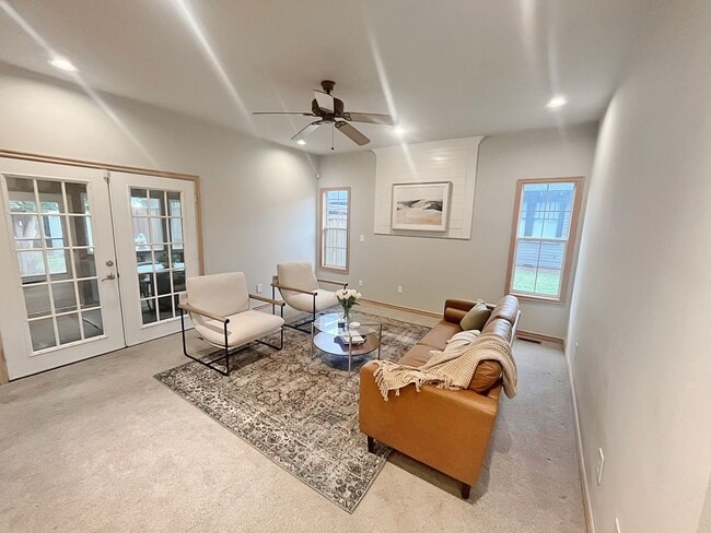 Foto del edificio - Charming 3-Bedroom Home in the Heart of Gu...