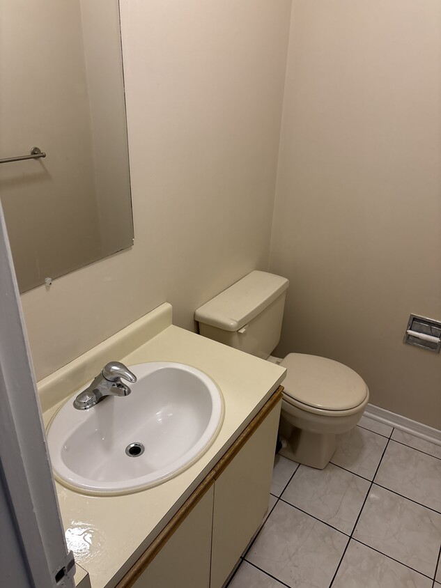 Building Photo - 202 Gwendolyn St