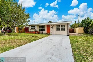 Building Photo - 530 NE 46th St