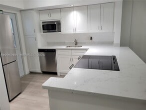 Building Photo - 1333 E Hallandale Beach Blvd