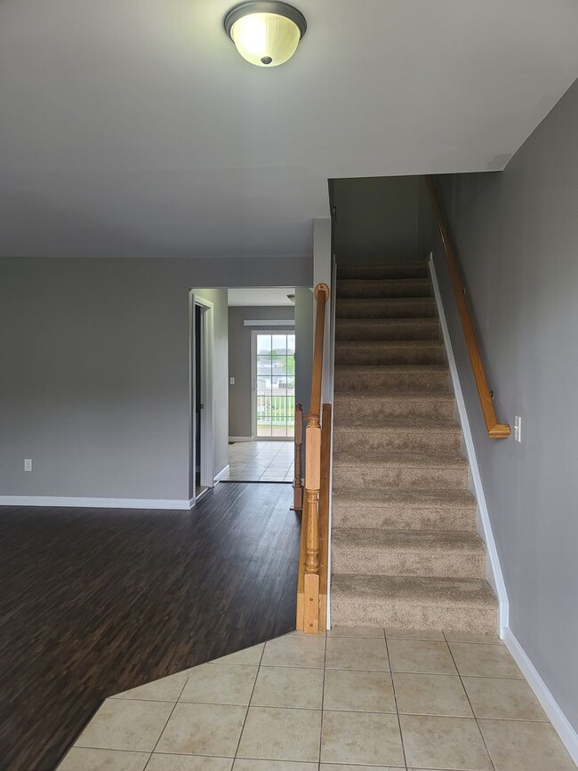 Building Photo - 3 Bedroom Townhome for Rent in Waynesboro!