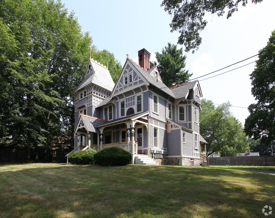 Primary Photo - 36 Bellevue Ave