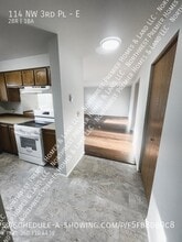 Building Photo - 114 NW 3rd Pl