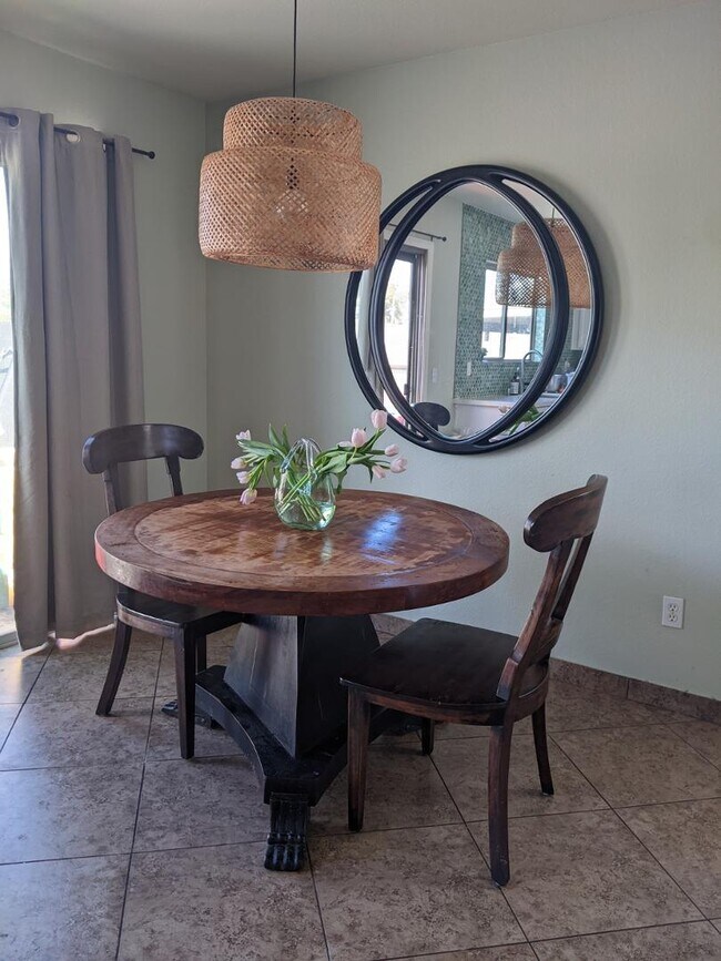 Foto del edificio - 1070 E Appaloosa Rd