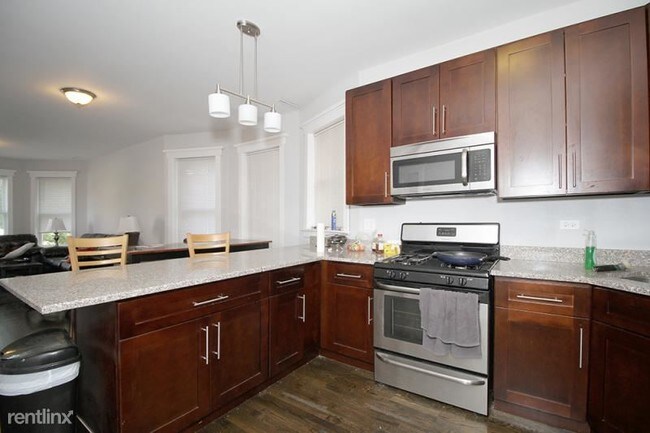 Foto del edificio - 3940 N Southport Ave