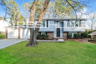 Building Photo - 7608 Suwannee Ct