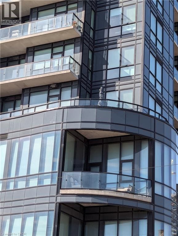 Building Photo - 100 Garment St