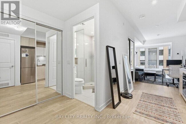 Building Photo - 100 Dalhousie St