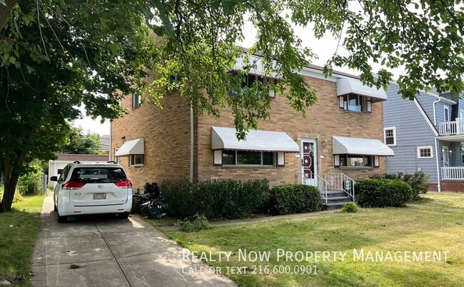 Building Photo - 3322 Milverton Rd