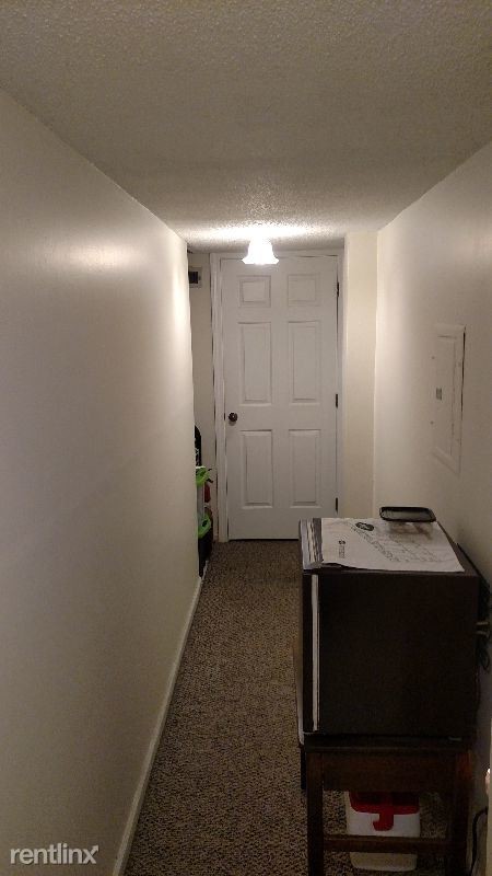 Building Photo - 4-5 W Meadow Ln