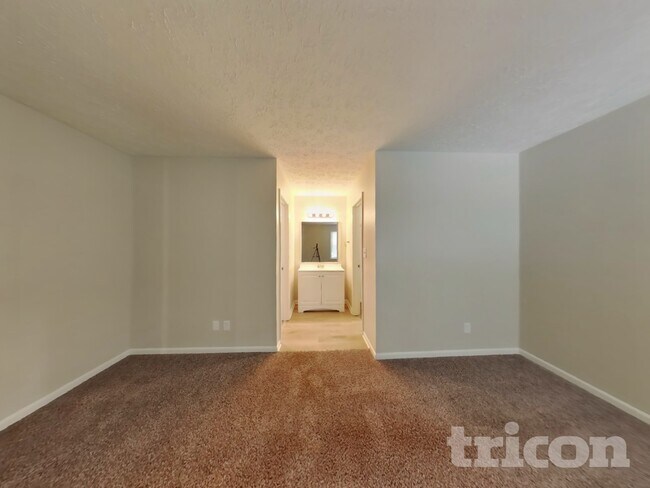 Building Photo - 6907 Tartan Ct