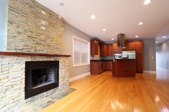 Building Photo - 1606 S Allport St