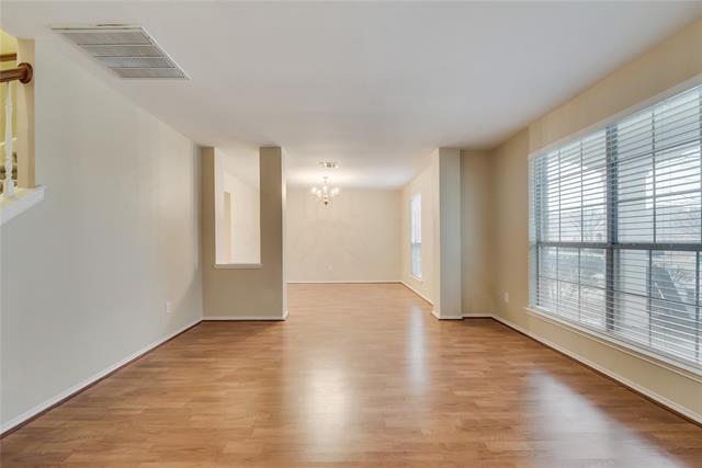 Foto del edificio - 2429 Ravenhurst Dr